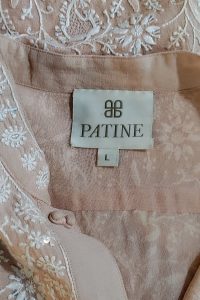Peach floral embroidered kurta set by Patine (4)