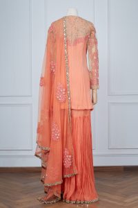 Coral embroidered kurta set by Ridhi Mehra (2)