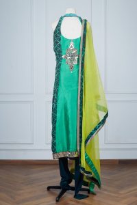 Green embroidered kurta set by Archana Kochhar (2)