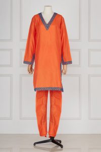 Orange embroidered kurta set by Abu Jani Sandeep Khosla (2)
