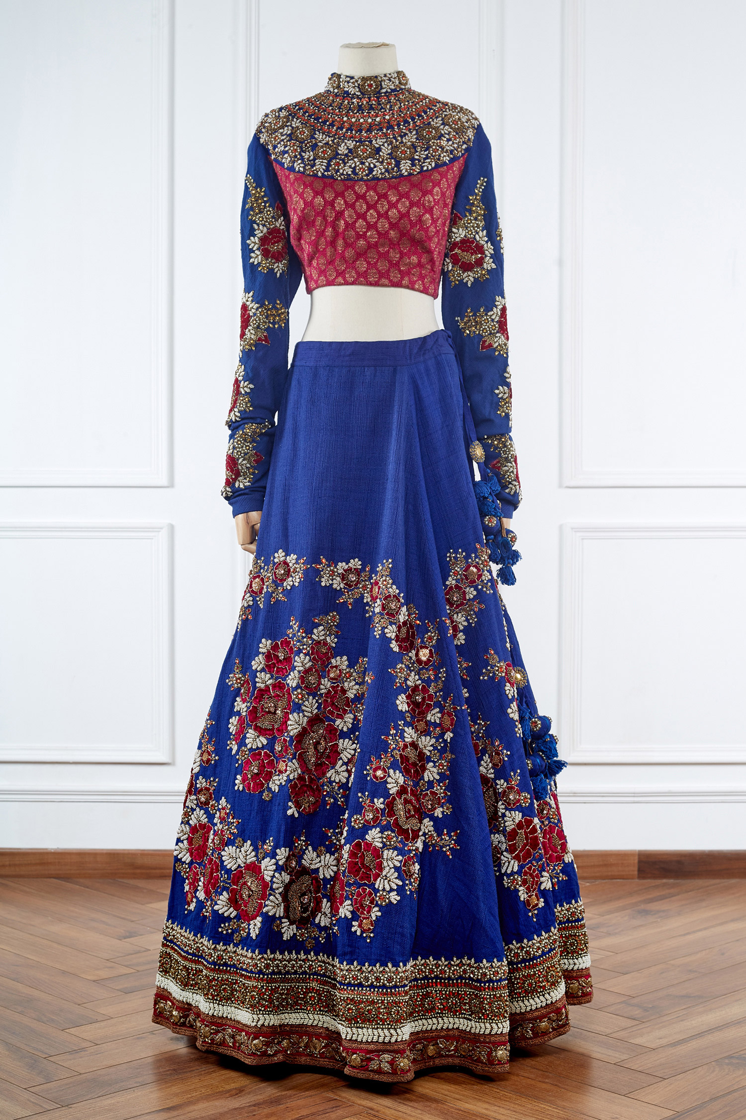 Sabyasachi Bridal Dress|Zardozi,Dabka,Nagh,Threads,&,Sequence – Nameera by  Farooq