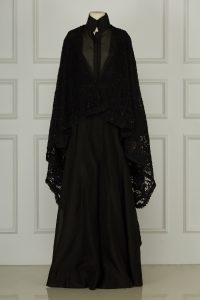 Black floral embroidered cape set by Anamika Khanna (1)
