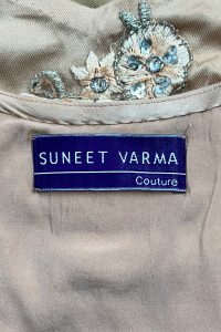 Peach floral embroidered saree set by Suneet Varma (5)