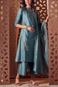 Turquoise gem embroidered kurta set by Charkhee (2)